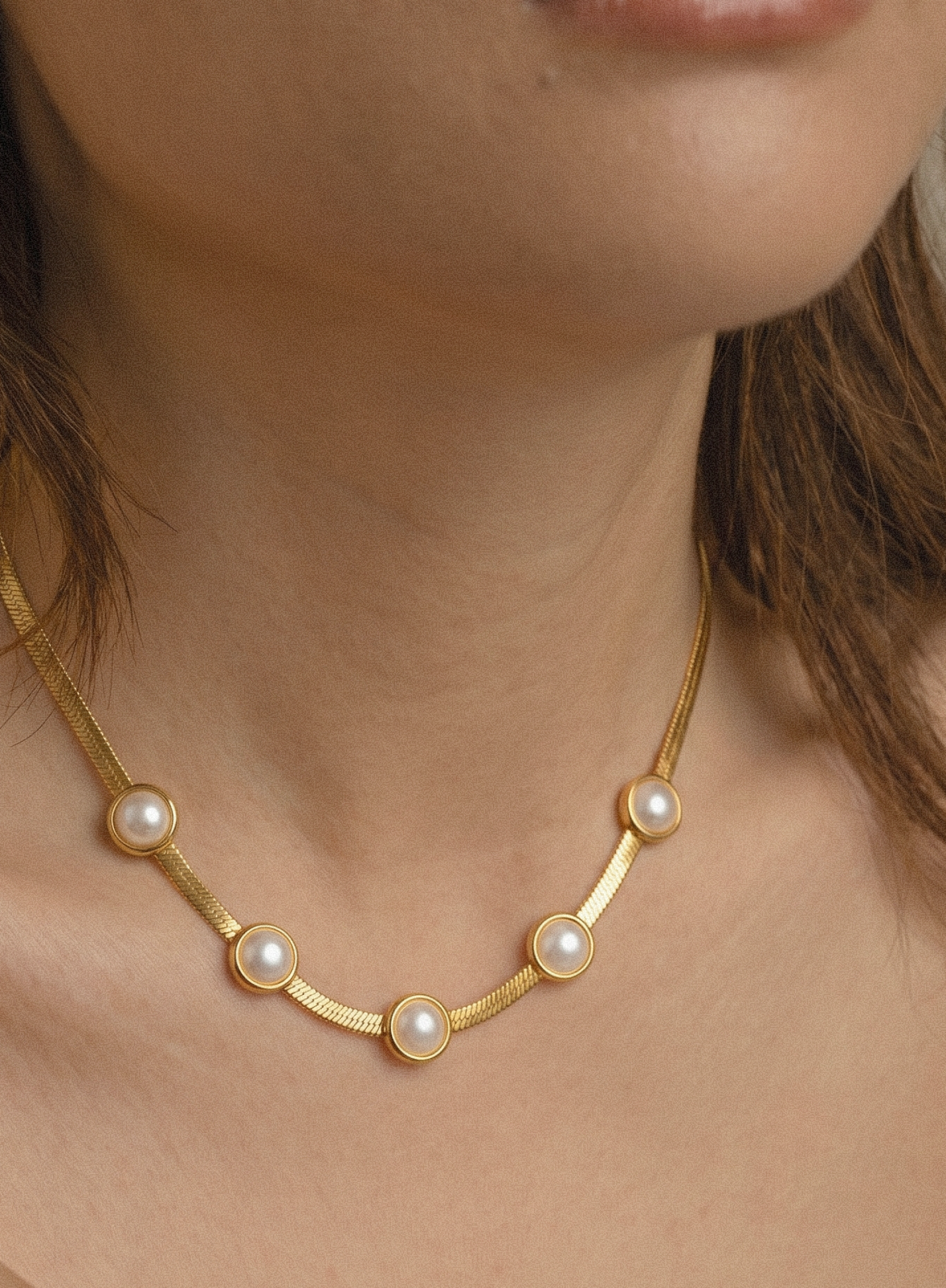 Minimal Pearl Station Necklace