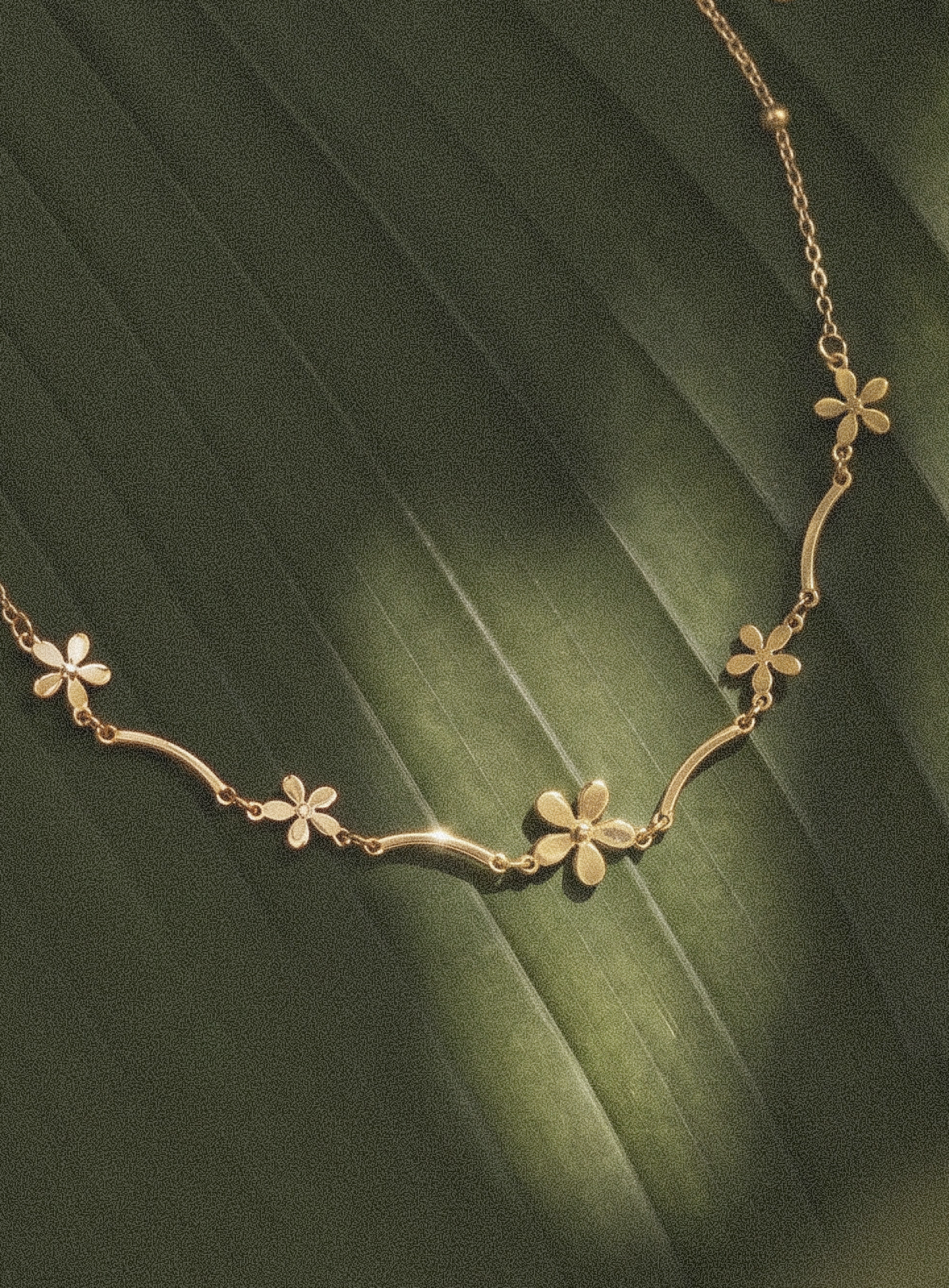 Minimal Floral Vine Necklace