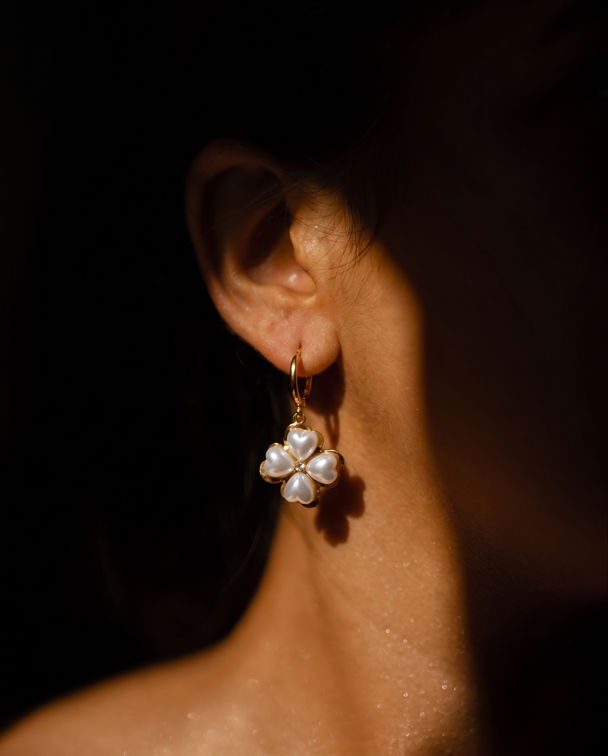 Pearl Flower Gold Hoop Earrings