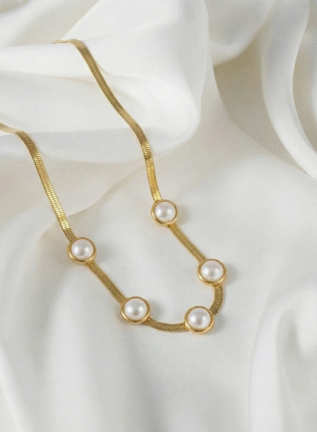 Minimal Pearl Station Necklace