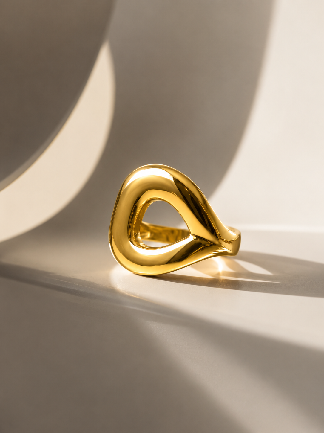 Orea Fluid Loop Ring