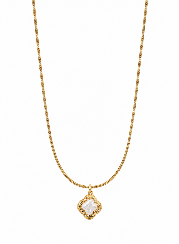 Pearl Clover Pendant Necklace