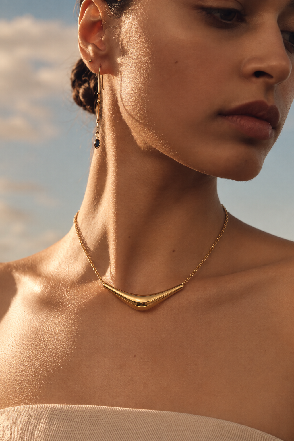 Classic Curved Bar Necklace
