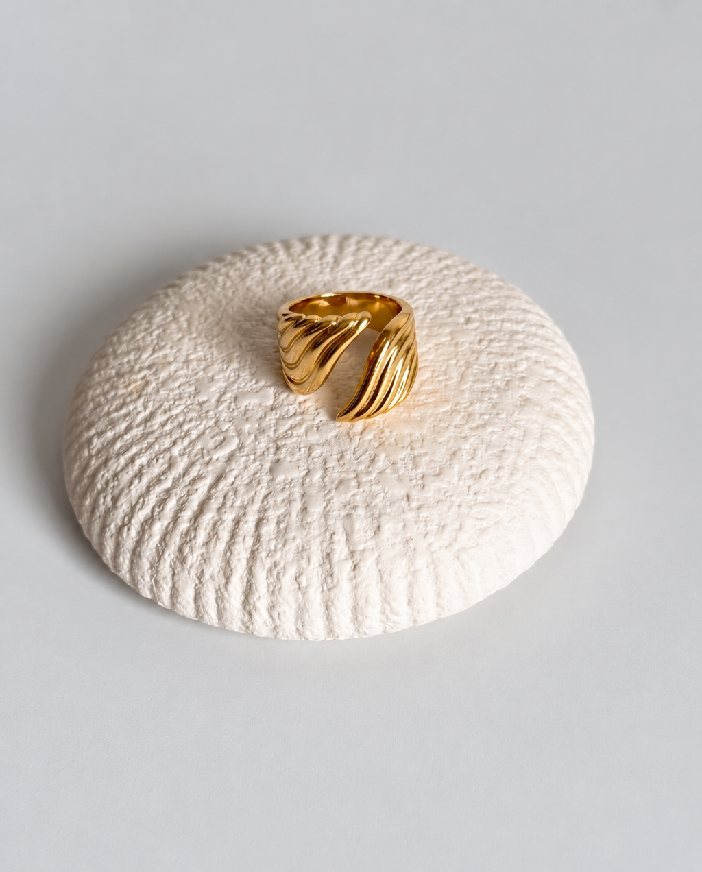 Ribbed Gold Swirl Ring