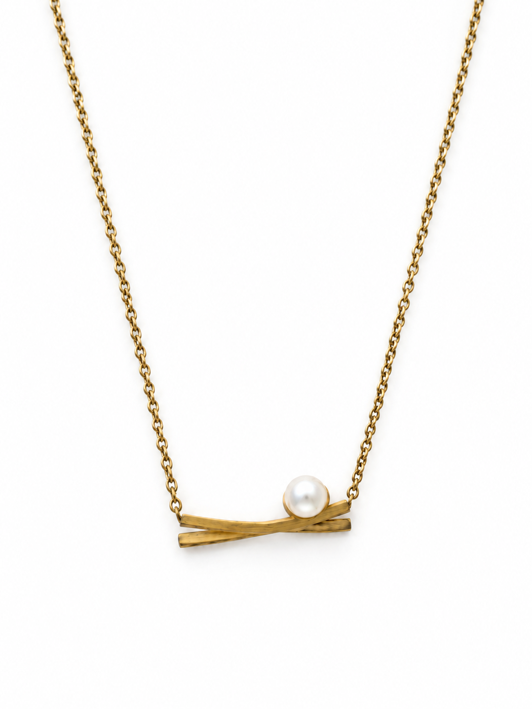 Solene Crossed Bar Single Pearl Necklace
