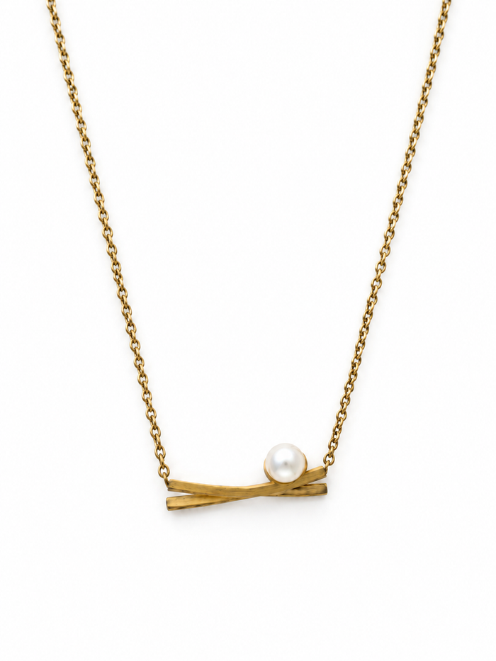 Solene Crossed Bar Single Pearl Necklace