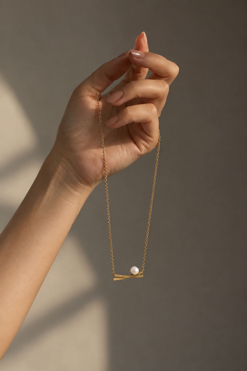 Solene Crossed Bar Single Pearl Necklace