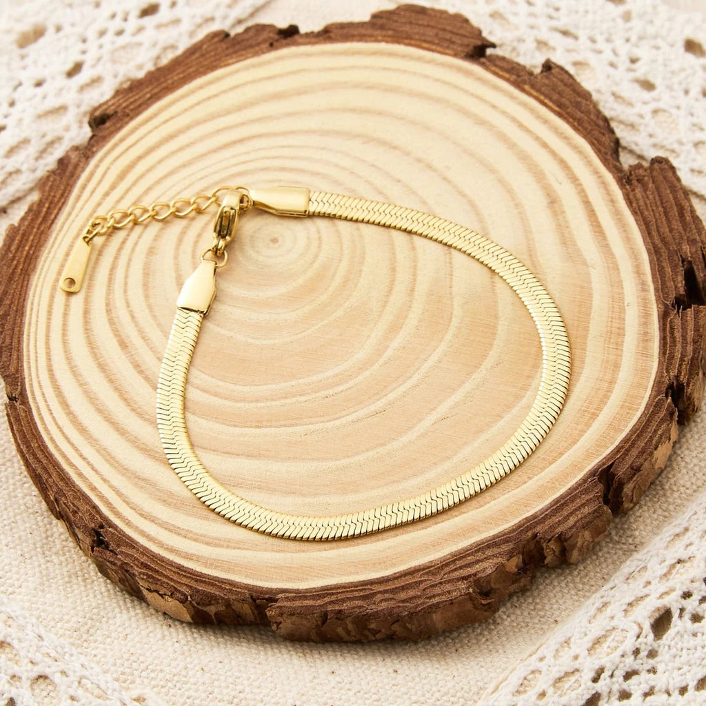Sleek Herringbone Gold Chain Bracelet