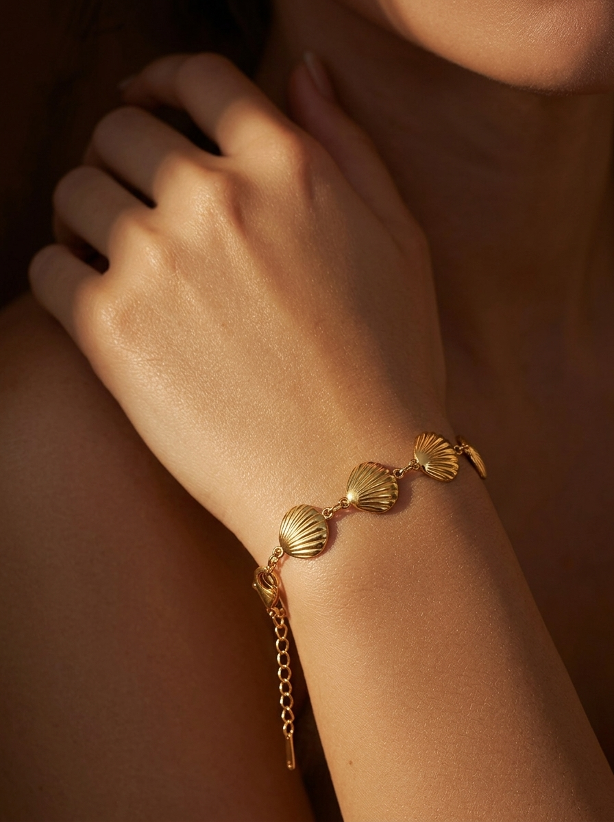 Modern Shell Charm Gold Bracelet