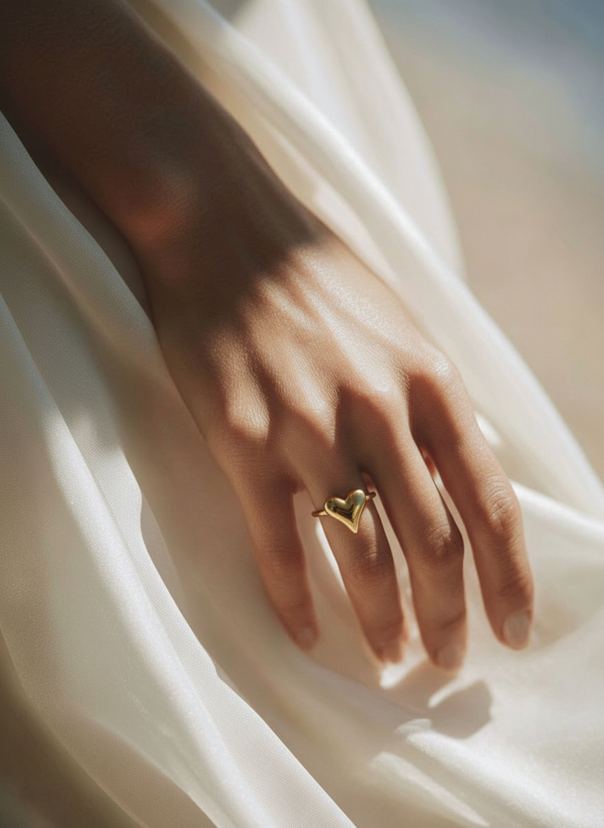 Minimal Sculpted Heart Ring