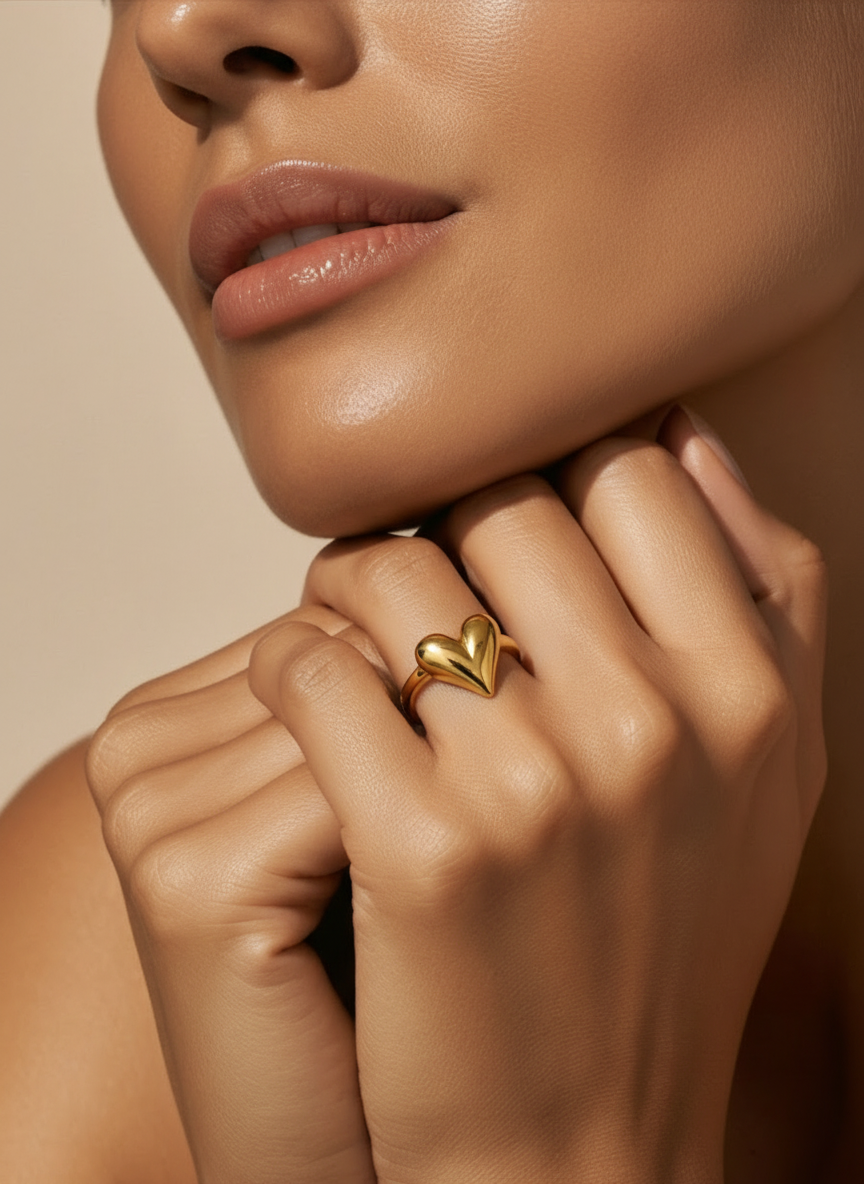 Minimal Sculpted Heart Ring
