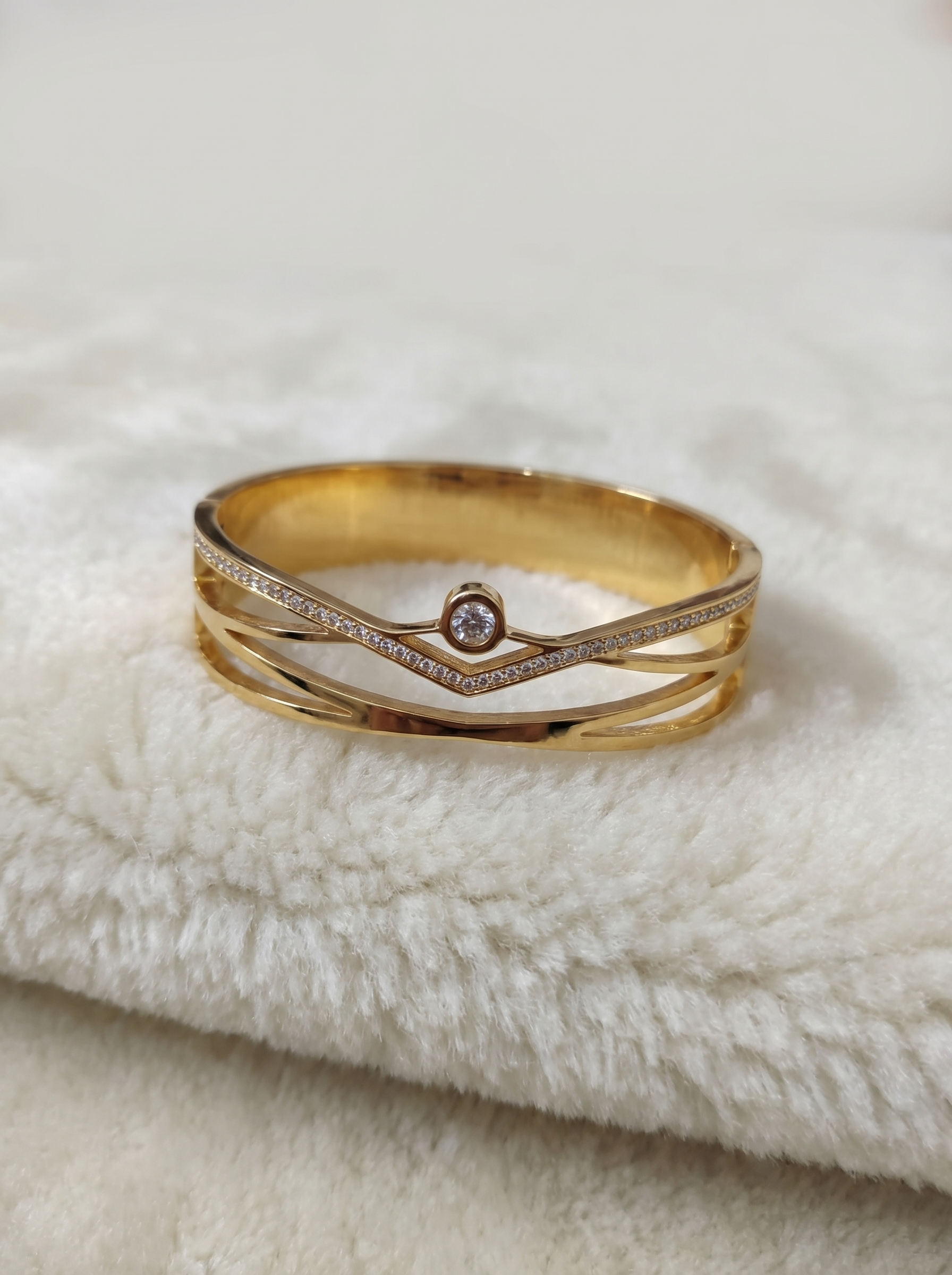 Chevron Crystal Gold Bangle