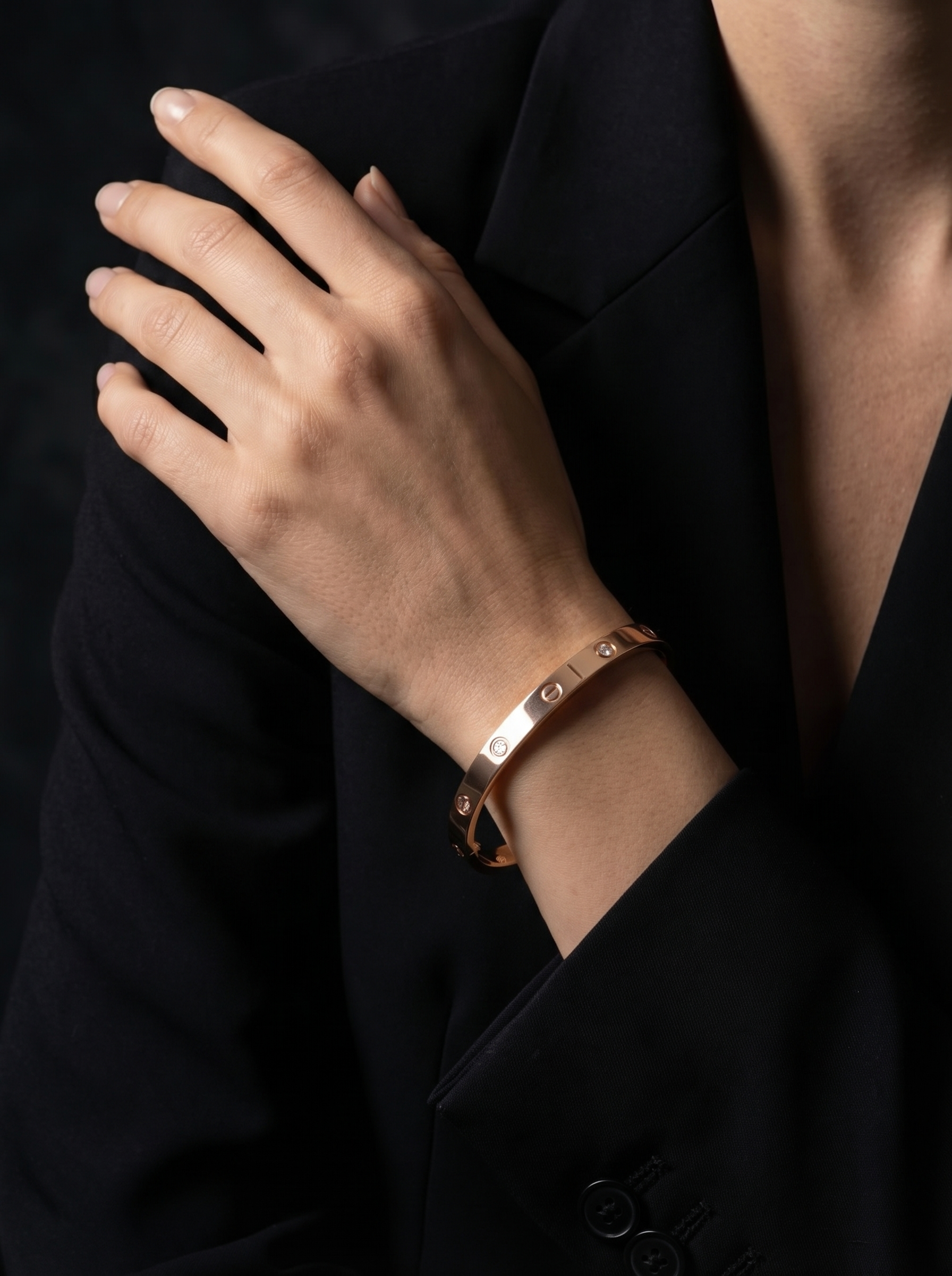 Minimal Screw Detail Gold Bangle