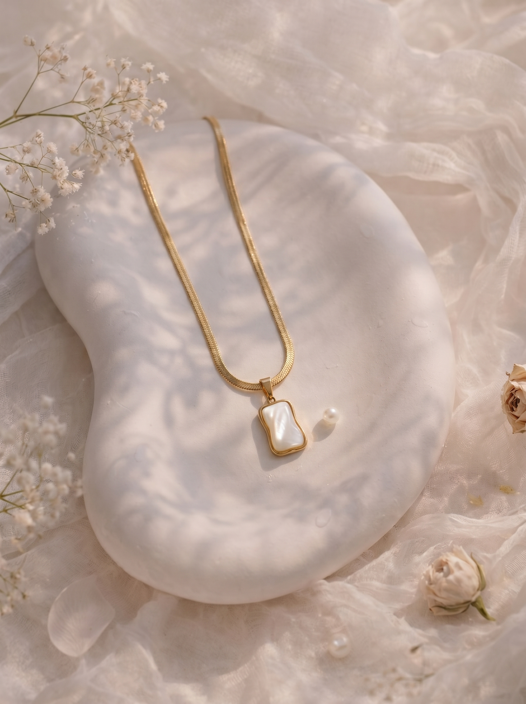 Lustre Pearl Bar Pendant Necklace