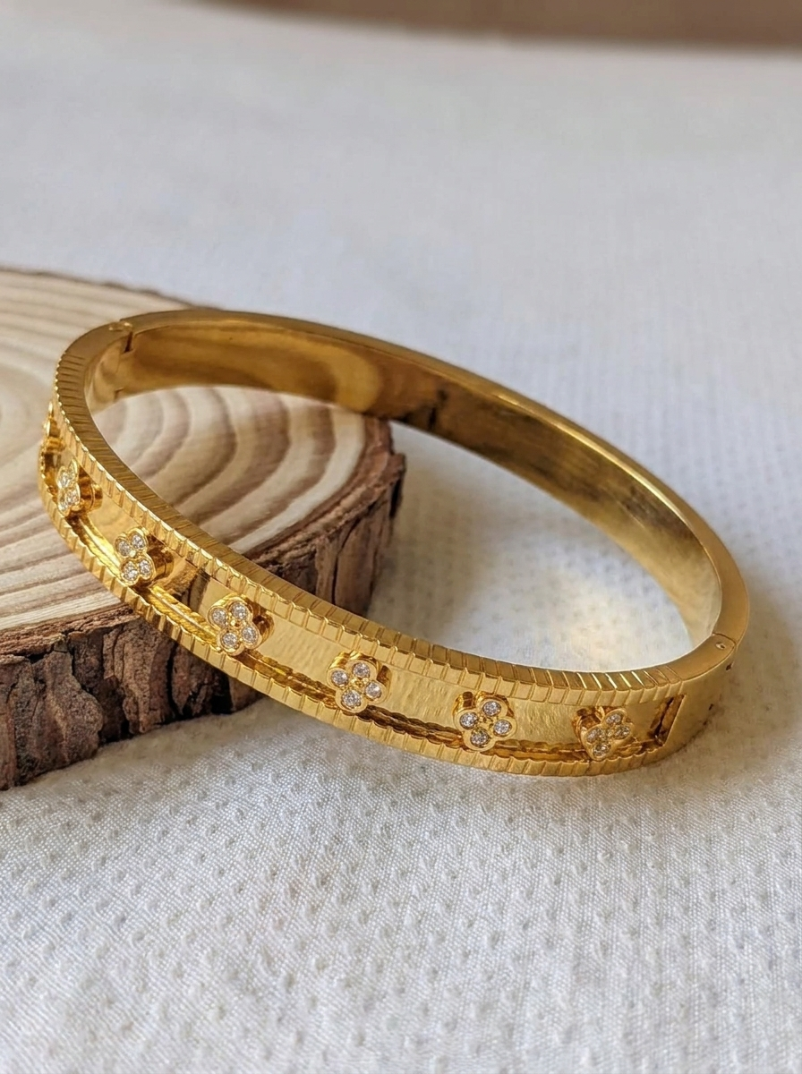 Textured Floral Diamond Gold Bangle