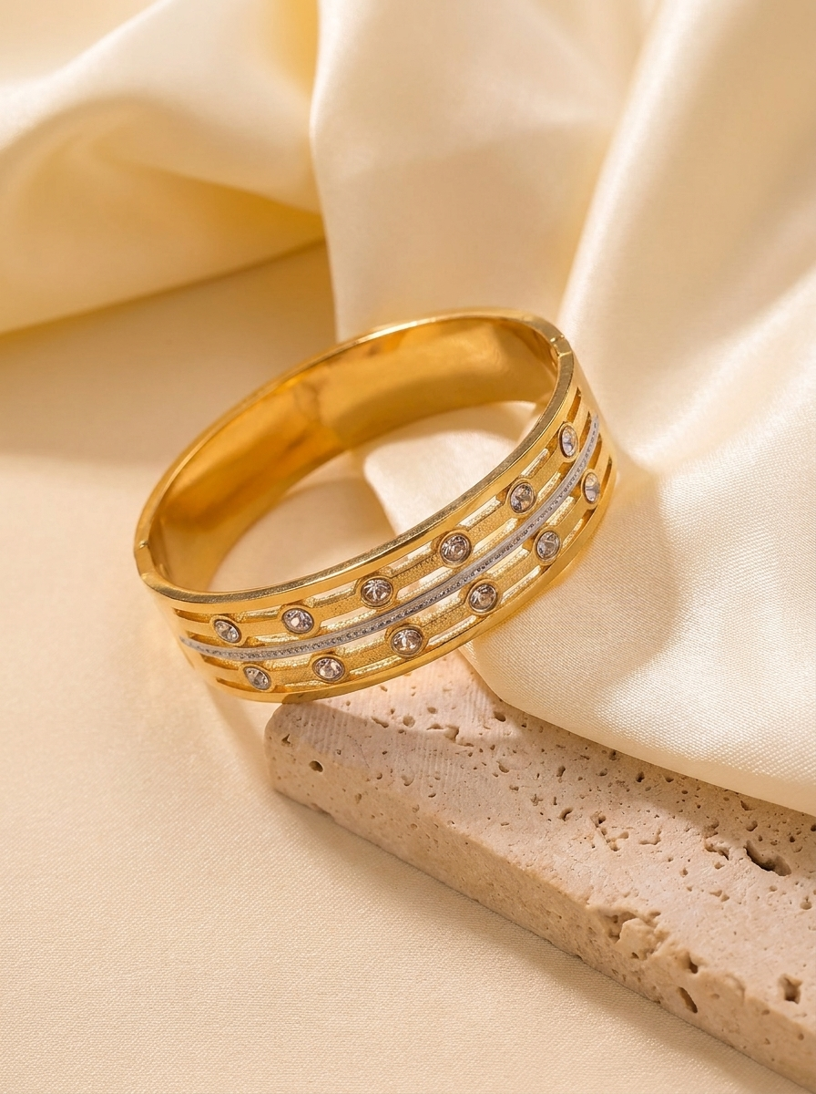 Orbit Line Gold Bangle