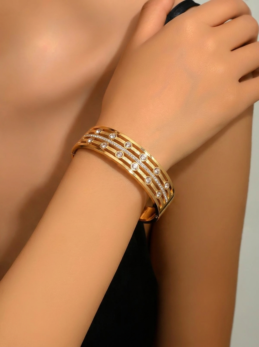 Orbit Line Gold Bangle