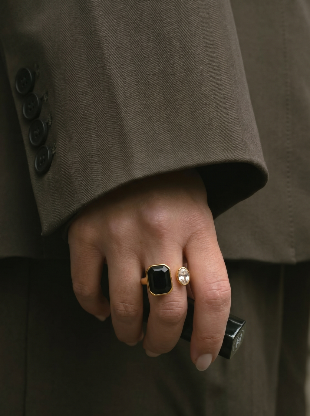 Noire Elise Open Ring