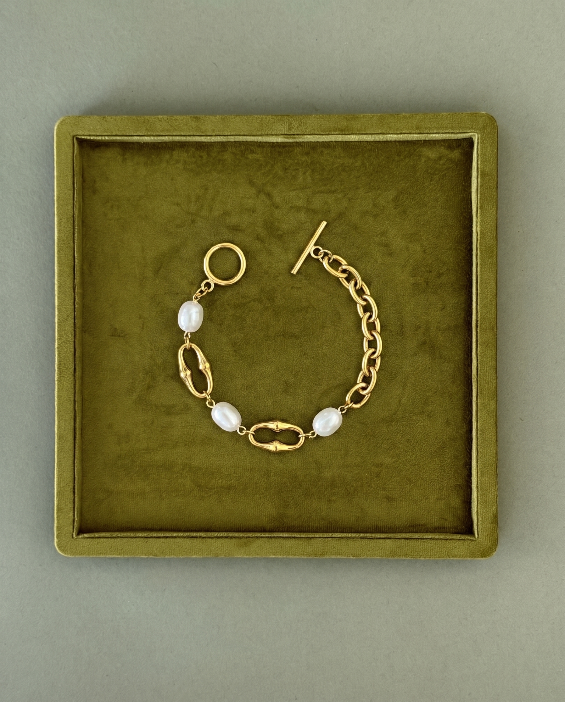 Pearl Link Statement Bracelet