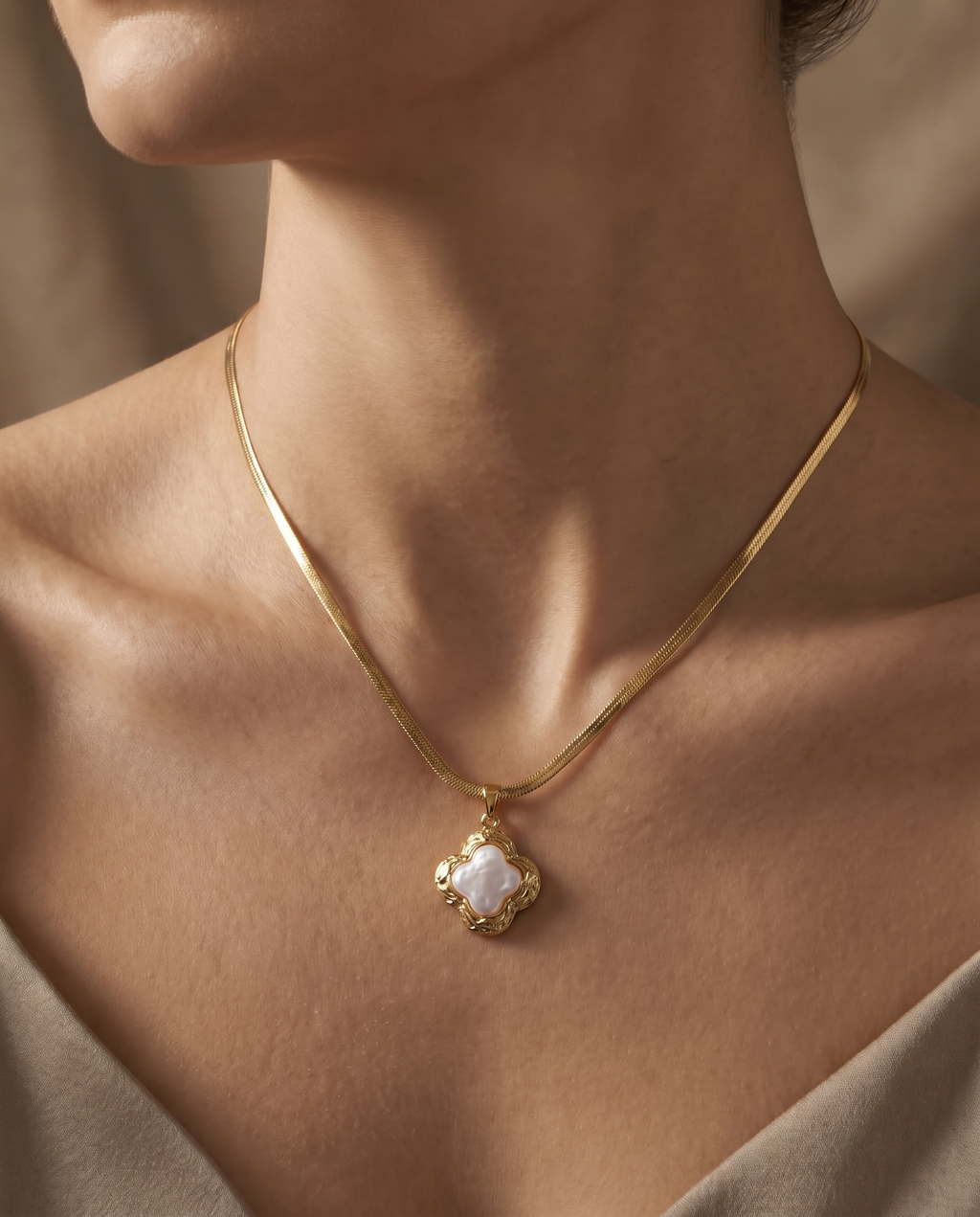 Pearl Clover Pendant Necklace
