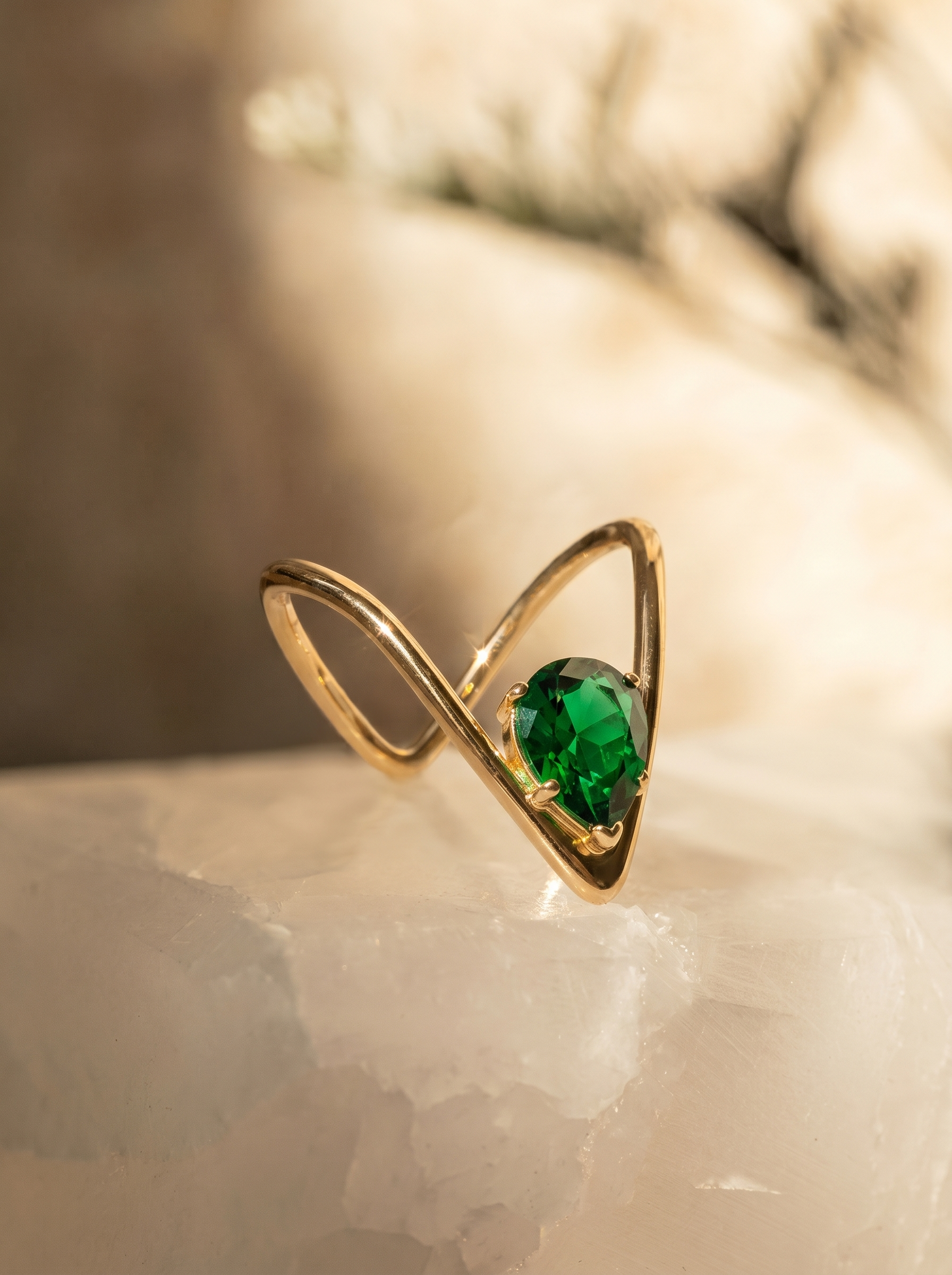 Verde V-Line Solitaire Ring