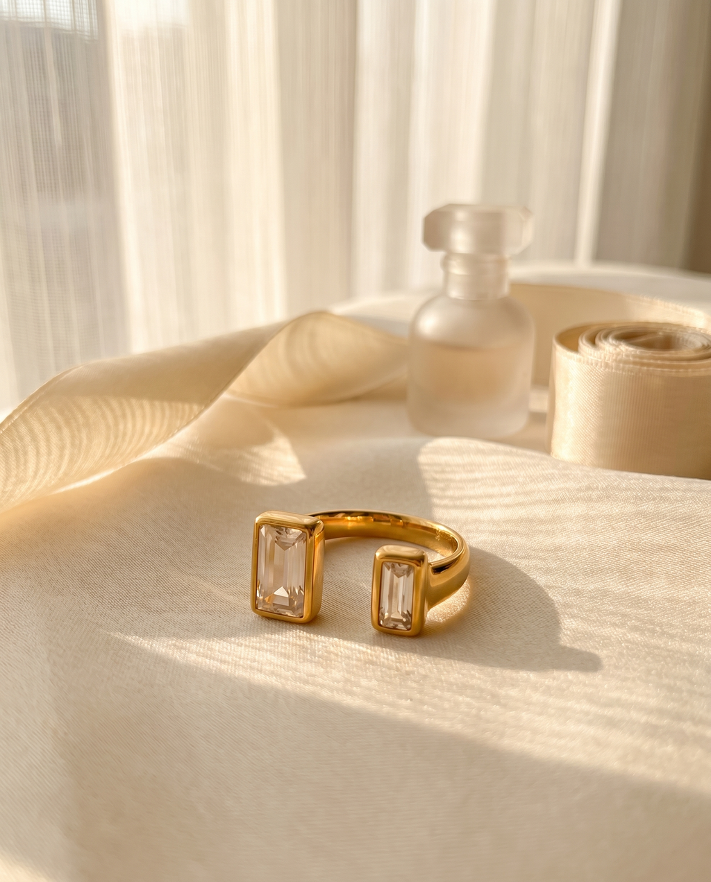 Elan Baguette Open Ring