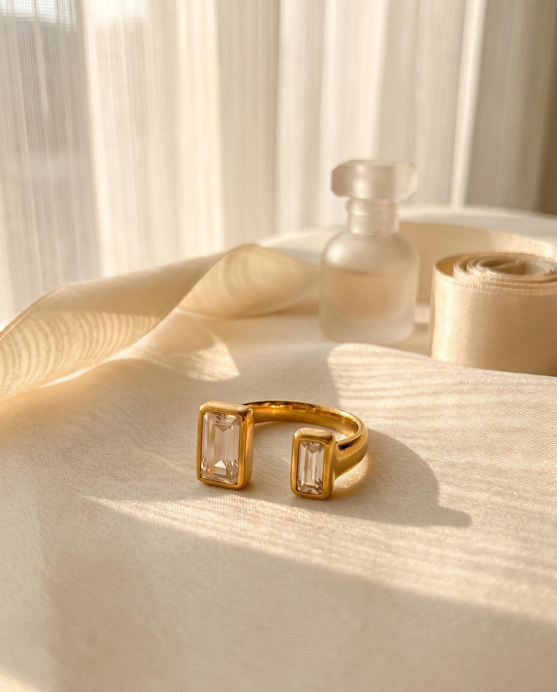Elan Baguette Open Ring