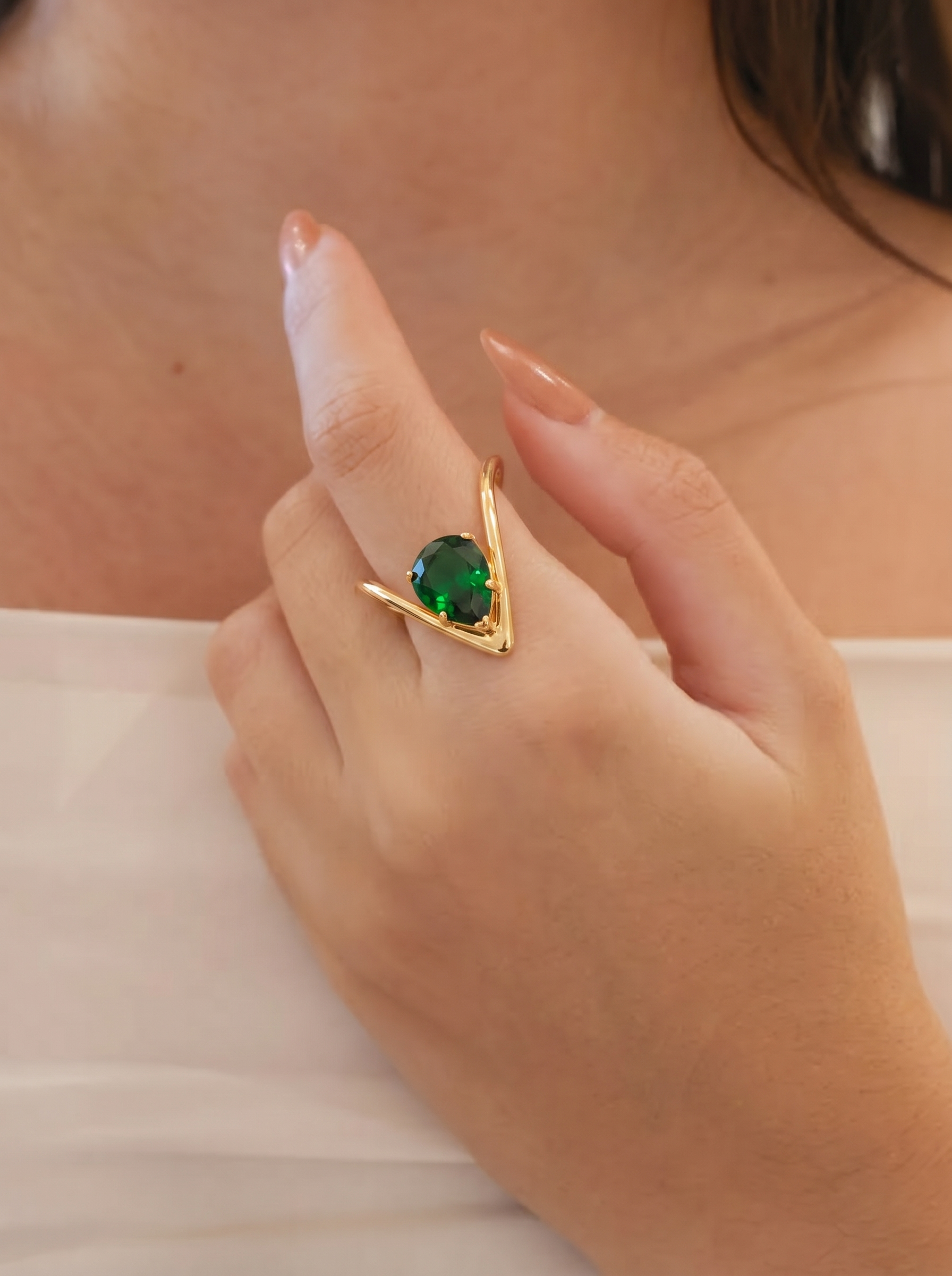 Verde V-Line Solitaire Ring